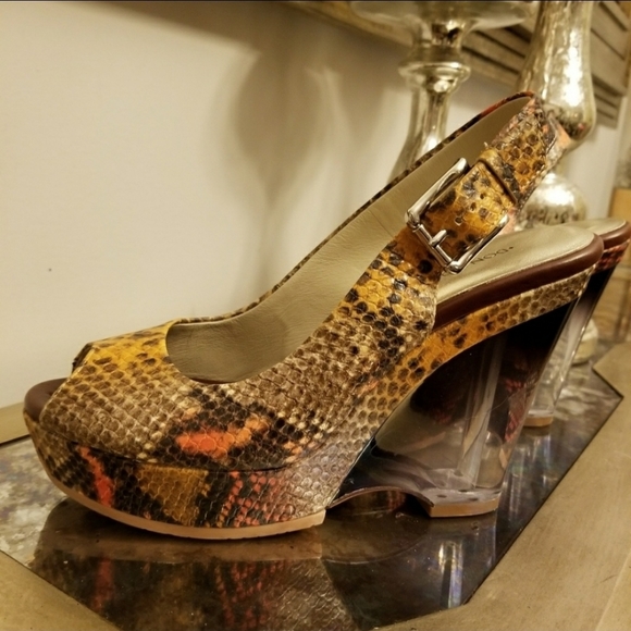 Donald J Pliner Women's Debb Wedge Snake Print - Picture 2 of 8